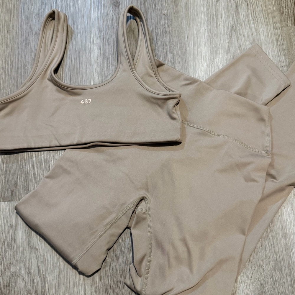 437 Set